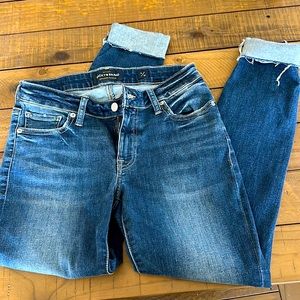 Excellent Condition Lucky Brand Ankle Jeans size 4 / 27